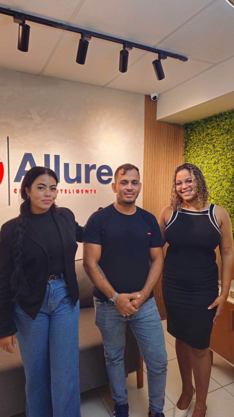 Cliente contemplado Allure