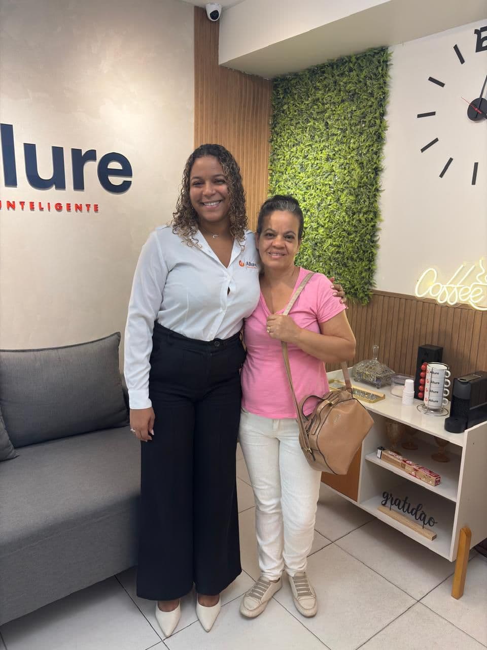 Cliente contemplado Allure
